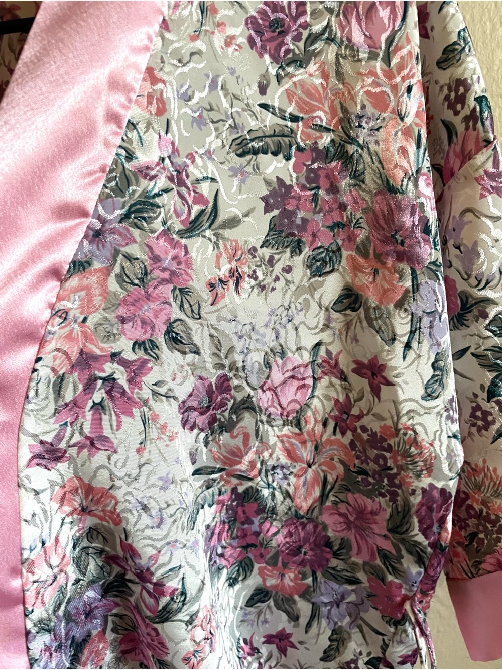 Vintage 90s L.A. Intimates Floral Satin Kimono Robe with Pink Trim - Picture 12 of 13